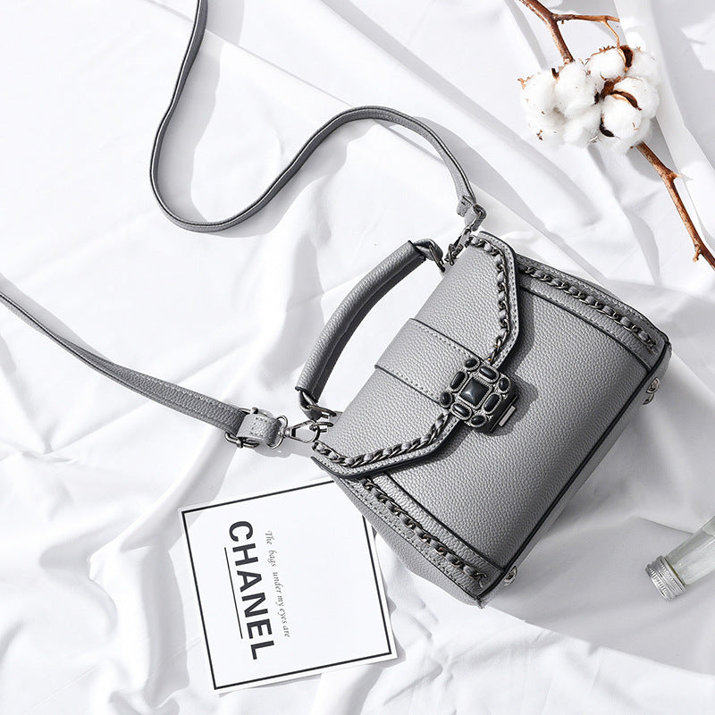 Your Perfect Opulent Chain Shoulder Bag Delivers City Luxe With Premium PU Leather You'll Treasure In 2026.