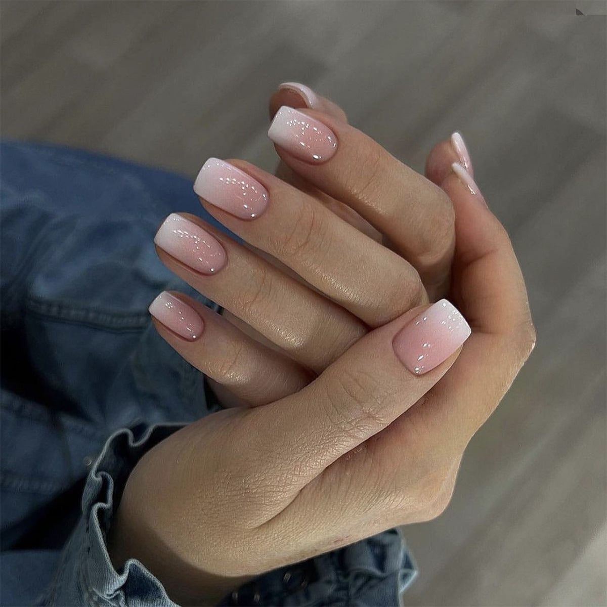 Wear Armor Short White Gradient Nails