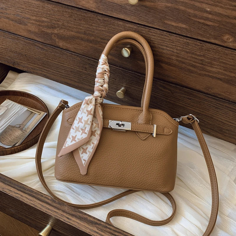 New 2026 Women's Casual Young Lady Shoulder Bag with Zipper Closure Handbags for Ladies