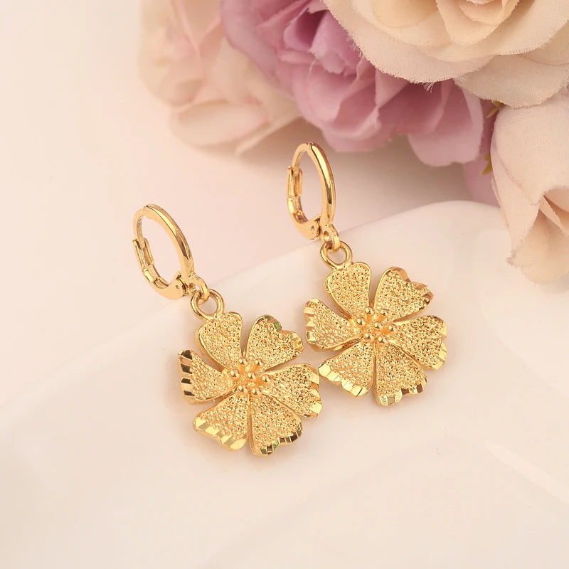 Dubai Gold Flower Jewelry Sets for Women 18K Plating Earrings and Pendant with Necklace Fashion Party Jewelry