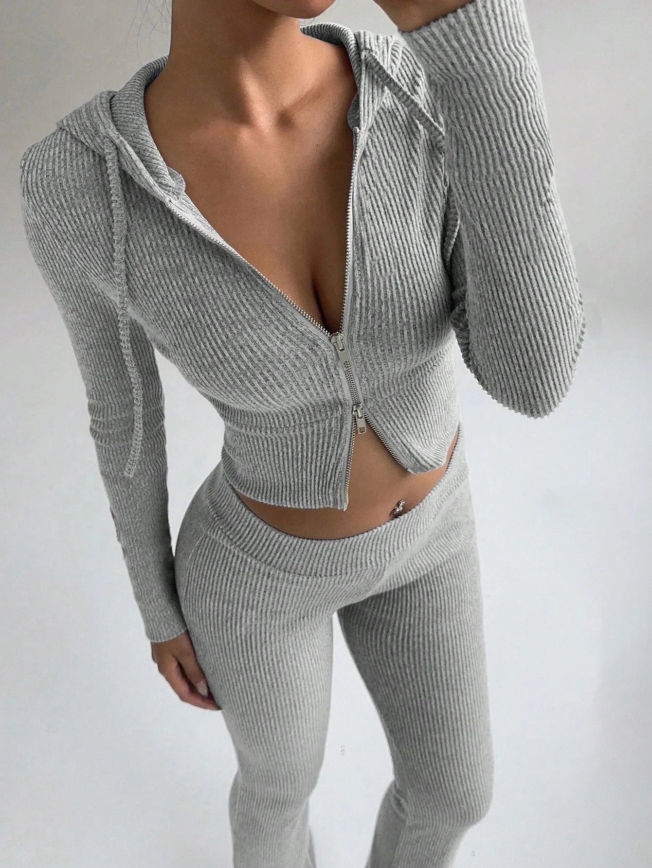 Cozy Women's Loungewear Set Zip-Up Hooded Top with Drawstring and Flared-Leg Trousers–Casual Fashionable Homewear