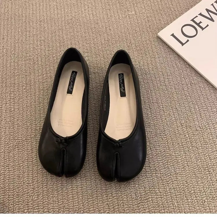 2025 Women's Leather Toe Separator Loafers Flat Comfortable Slip-On Breathable Casual Shoes