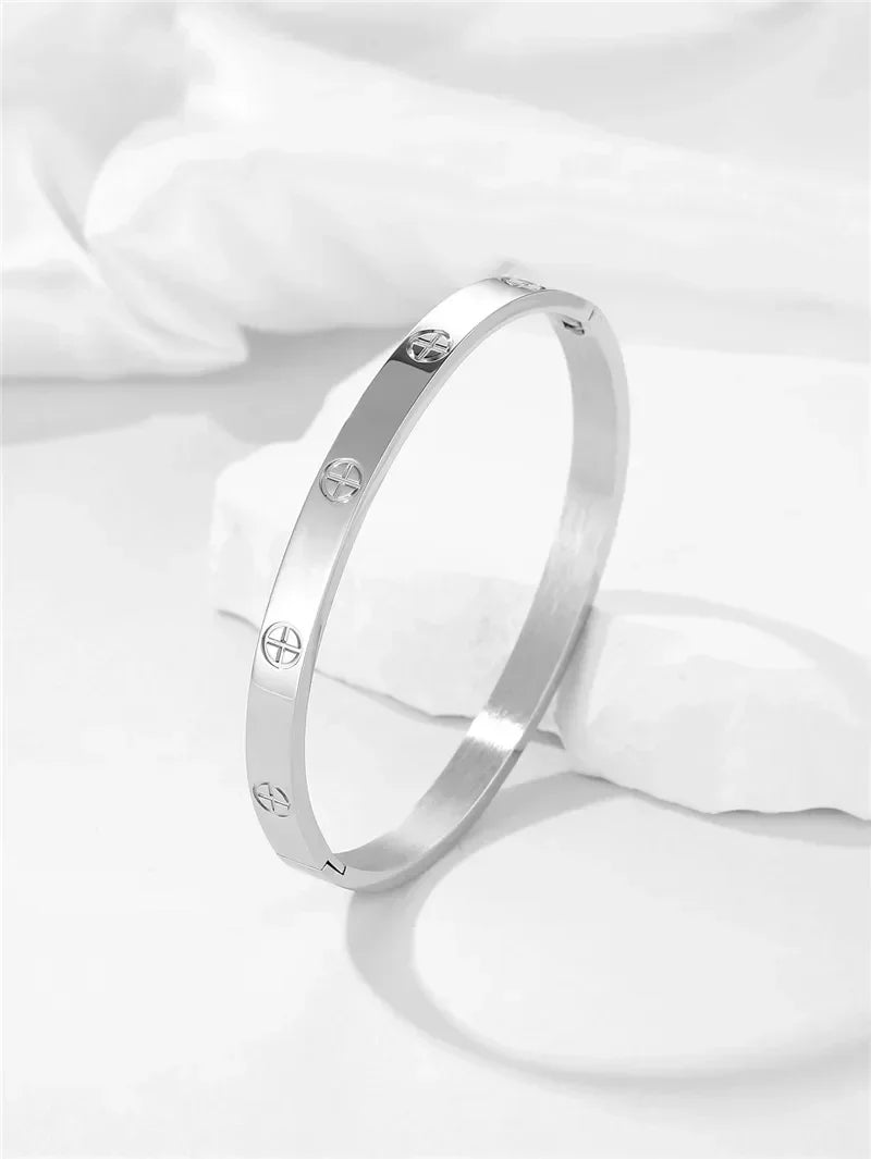 Stainless Steel Bracelet for Women Cuff Bracelets on Hand Couple Fashion Man Bangles Jewellery Accessories Gift