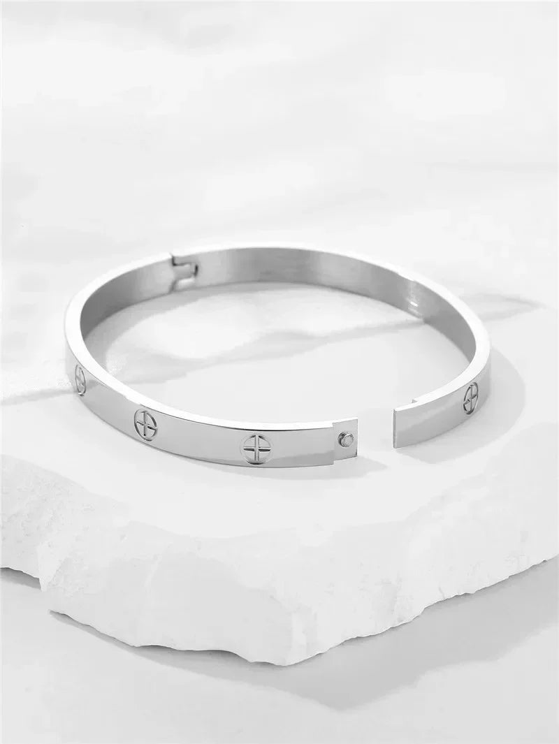 Stainless Steel Bracelet for Women Cuff Bracelets on Hand Couple Fashion Man Bangles Jewellery Accessories Gift