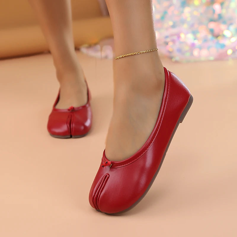 2025 Women's Leather Toe Separator Loafers Flat Comfortable Slip-On Breathable Casual Shoes