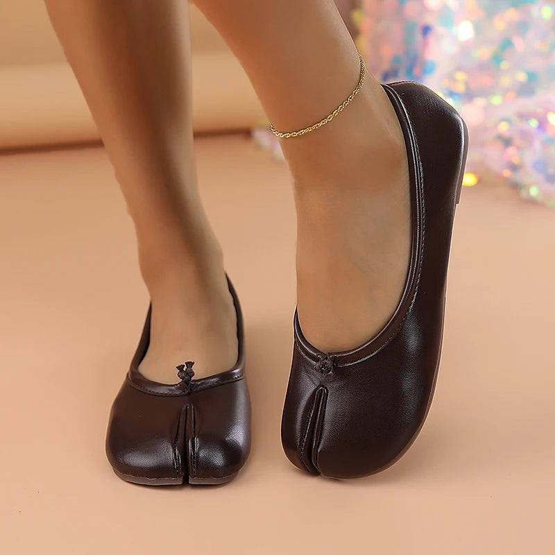 2025 Women's Leather Toe Separator Loafers Flat Comfortable Slip-On Breathable Casual Shoes