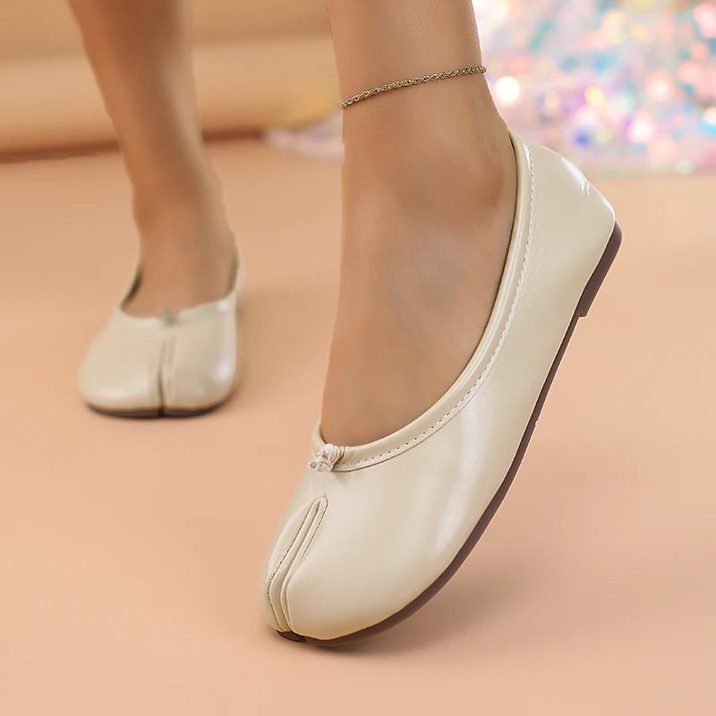 2025 Women's Leather Toe Separator Loafers Flat Comfortable Slip-On Breathable Casual Shoes