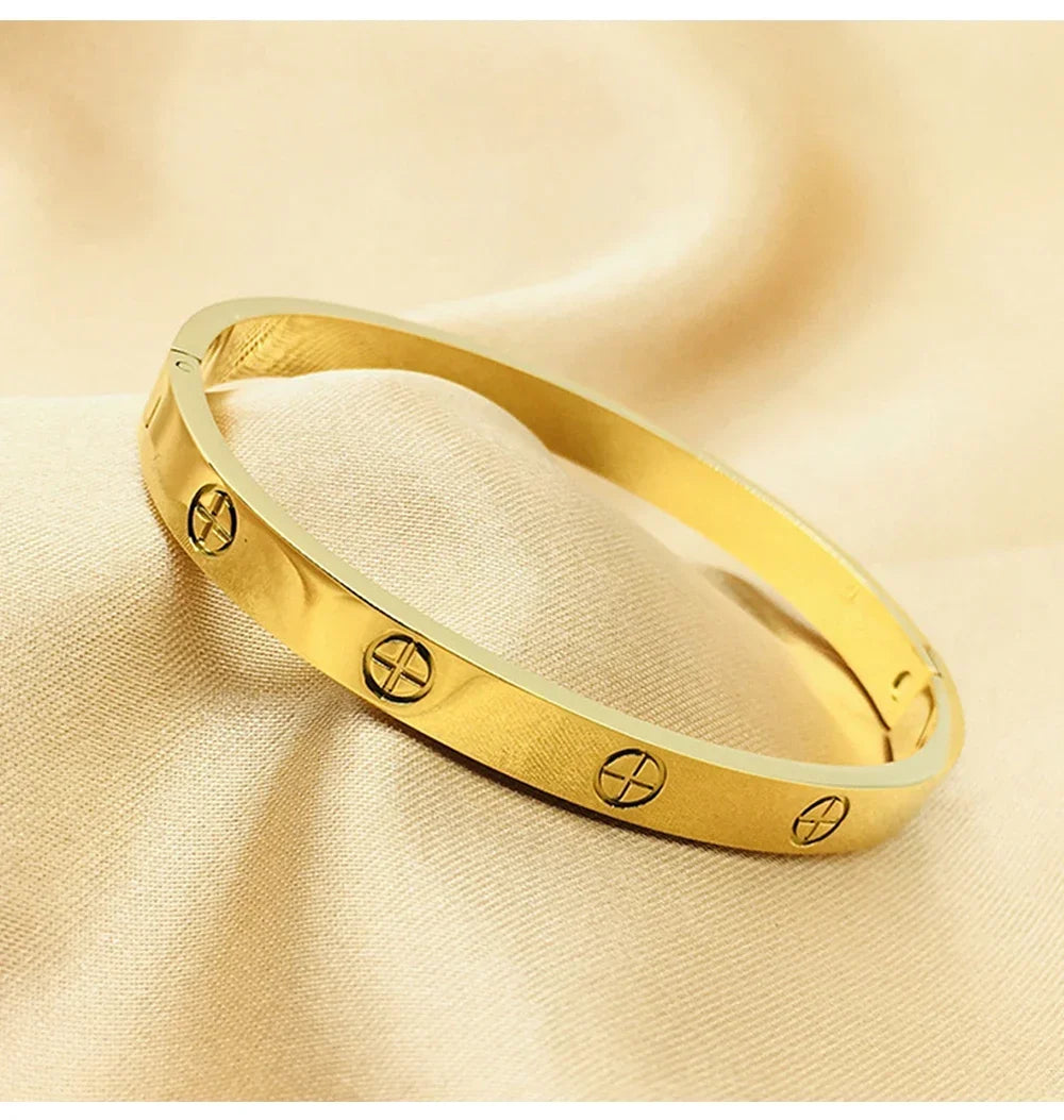 Stainless Steel Bracelet for Women Cuff Bracelets on Hand Couple Fashion Man Bangles Jewellery Accessories Gift