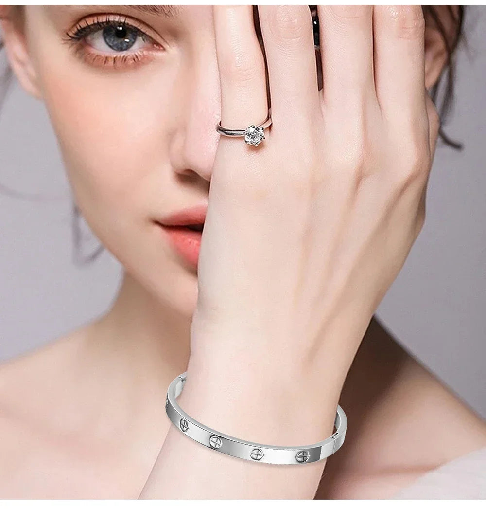 Stainless Steel Bracelet for Women Cuff Bracelets on Hand Couple Fashion Man Bangles Jewellery Accessories Gift
