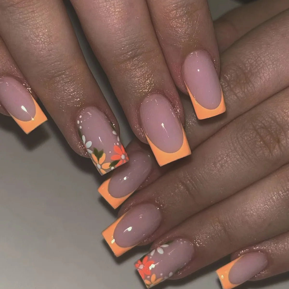 24Pcs French Tip Handmade Press On Nails Minimalist Solid Color Fake Nails Medium Square Full Cover Press On Nail Tips With Glue