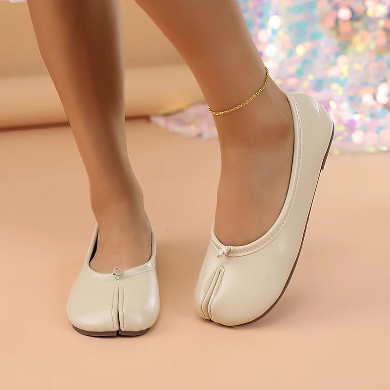 2025 Women's Leather Toe Separator Loafers Flat Comfortable Slip-On Breathable Casual Shoes