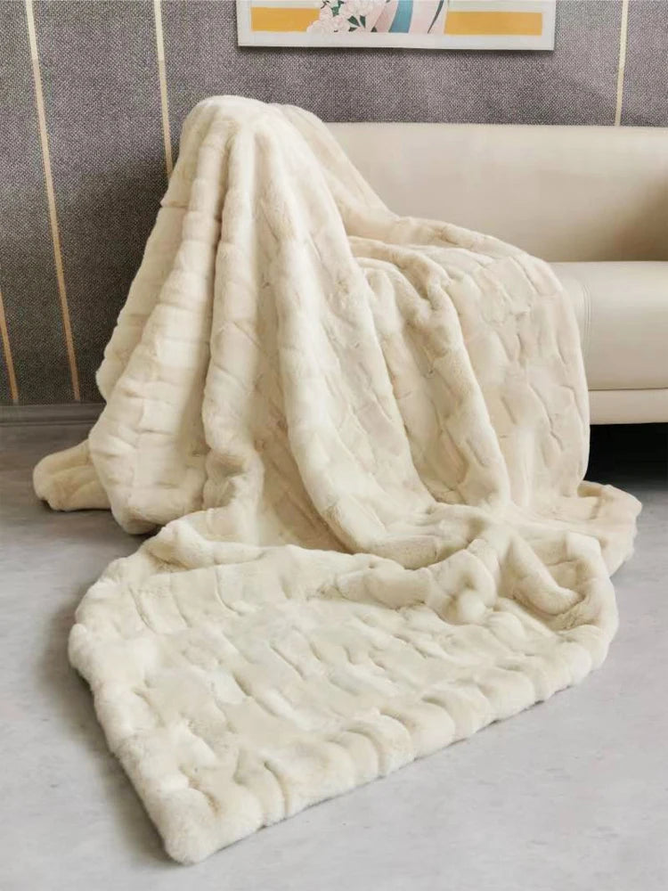 Faux fur throw blanket with double-layer Raschel knit