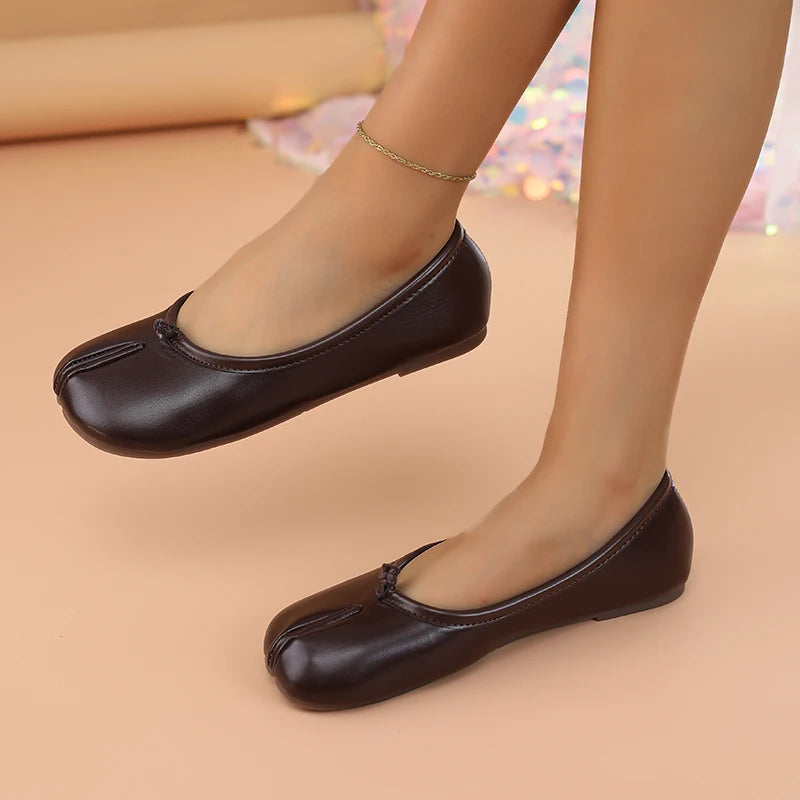 2025 Women's Leather Toe Separator Loafers Flat Comfortable Slip-On Breathable Casual Shoes