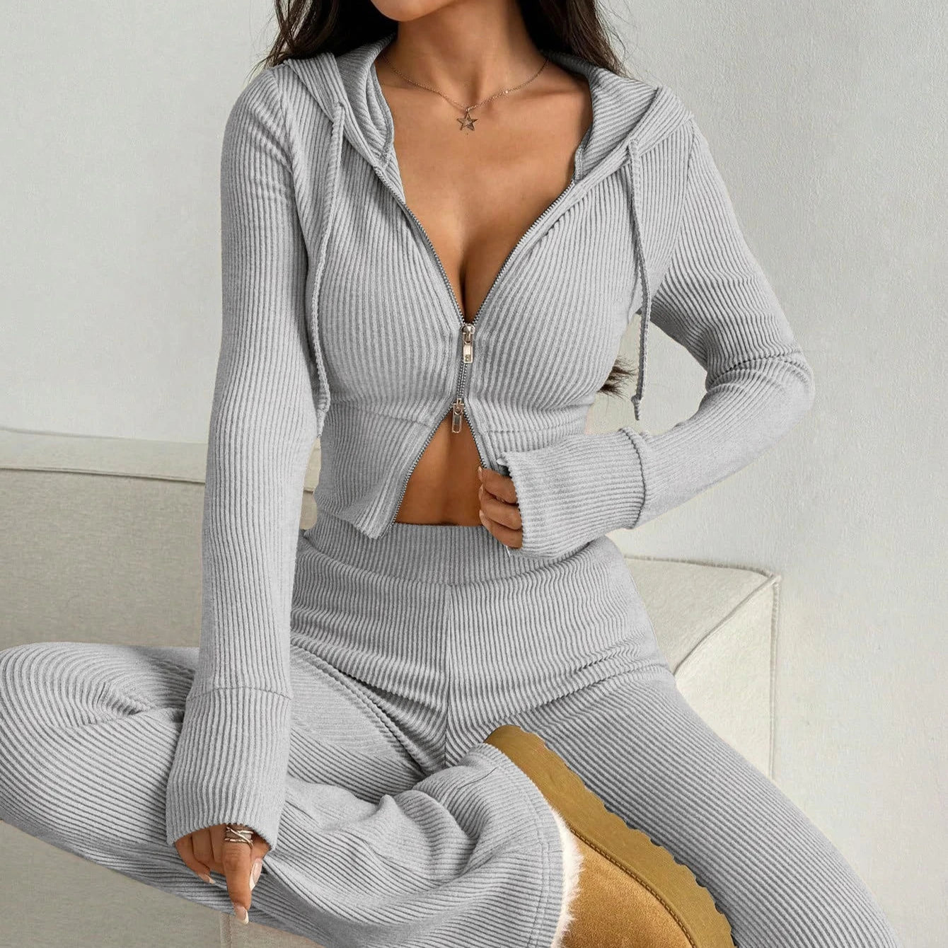 Cozy Women's Loungewear Set Zip-Up Hooded Top with Drawstring and Flared-Leg Trousers–Casual Fashionable Homewear