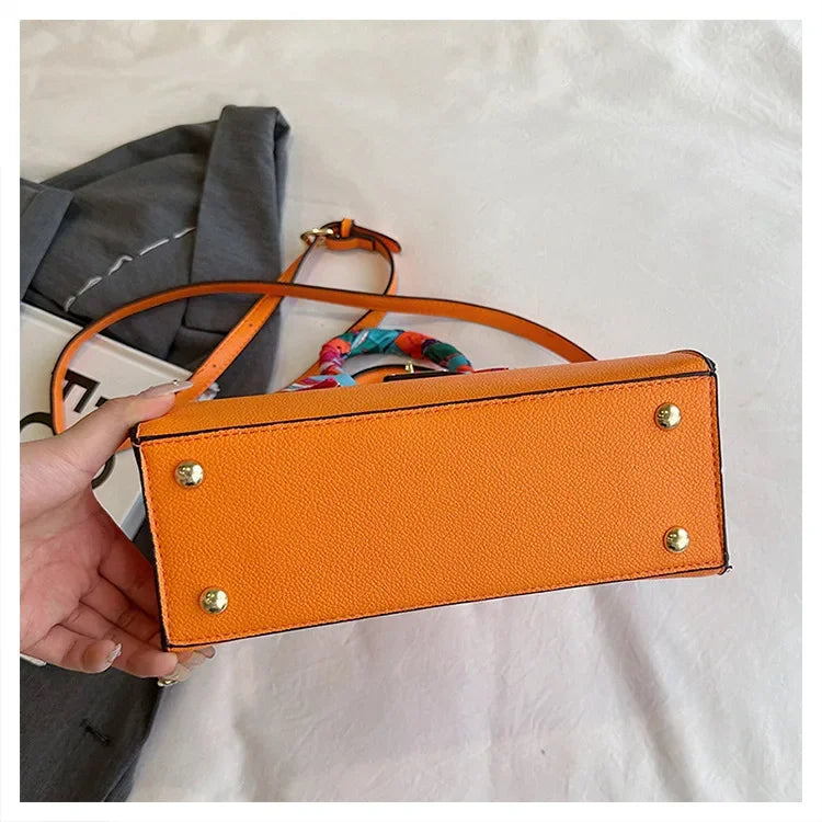 Kelly Bag Fashion Women Bag Large Capacity Shoulder Bag Unique Design Versatile Lock Handheld Crossbody Purse