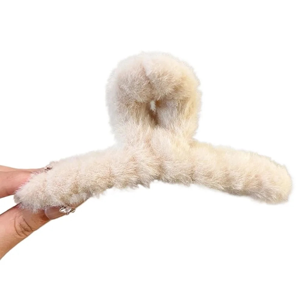 Faux Fur Hair Claw for Women Elegant Acrylic Crab Barrette Hairpin Girl-Hair Accessories Furry Headwear Hair Claw Clip