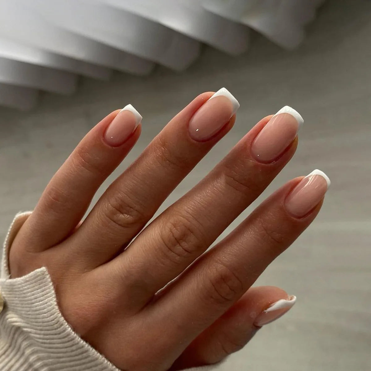 24Pcs French Tip Handmade Press On Nails Minimalist Solid Color Fake Nails Medium Square Full Cover Press On Nail Tips With Glue