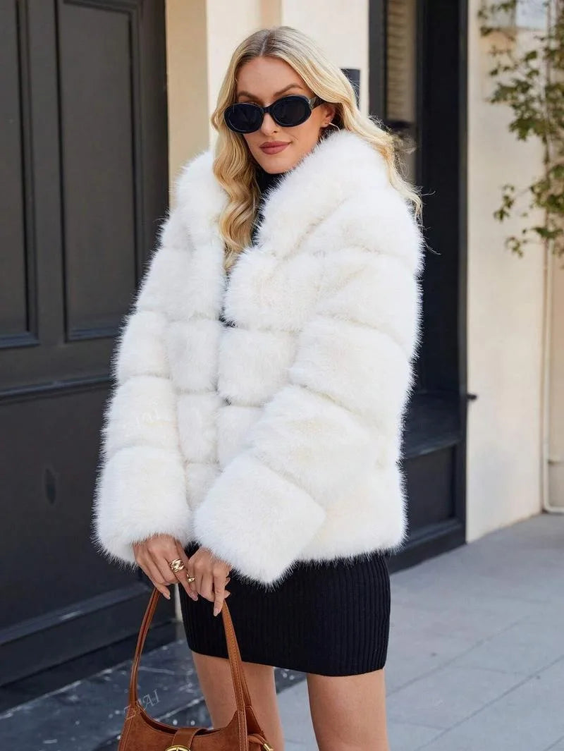 Luxe Women's Short Hooded Faux Fox Fur Coat Fashion Streetwear with Faux Fur Trim Thickened Winter Faux Fur Outwear
