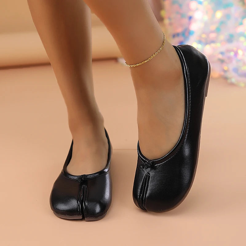 2025 Women's Leather Toe Separator Loafers Flat Comfortable Slip-On Breathable Casual Shoes