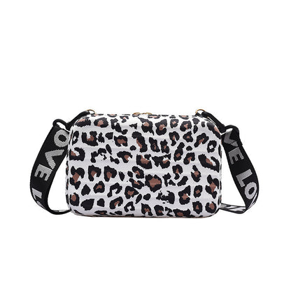 Celestial Shoulder Bag with Durable PU Leather Lining for Everyday Use