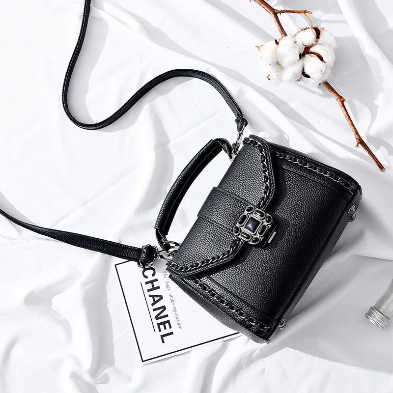 Your Perfect Opulent Chain Shoulder Bag Delivers City Luxe With Premium PU Leather You'll Treasure In 2026.