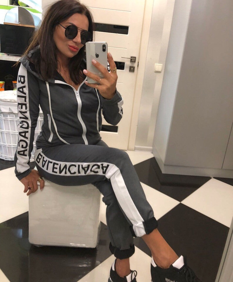 Women's Hoodie Sweatsuit Set for All Day Cozy Easy Wear