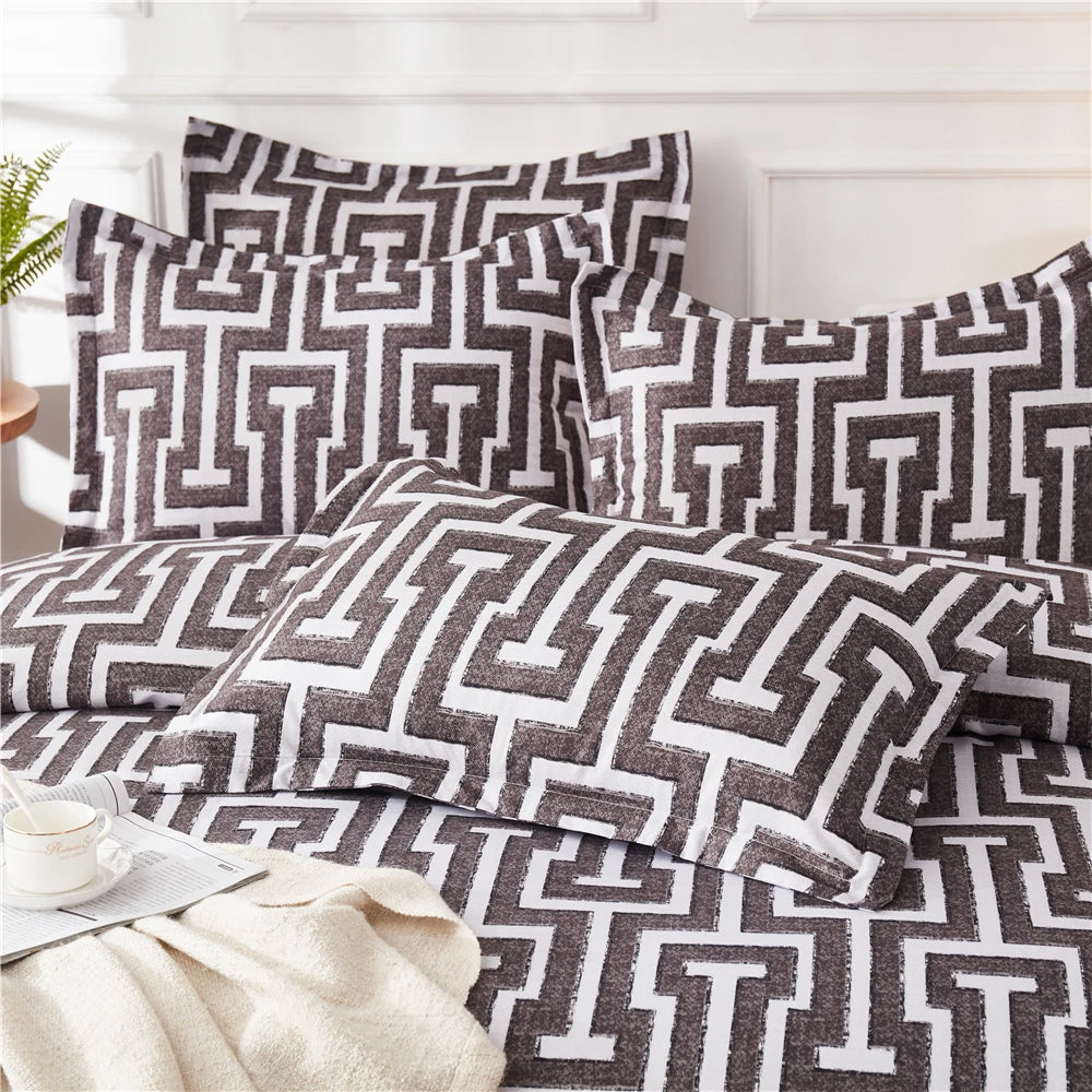 Geometric Pattern Duvet Cover Set for King and Queen Beds Gray