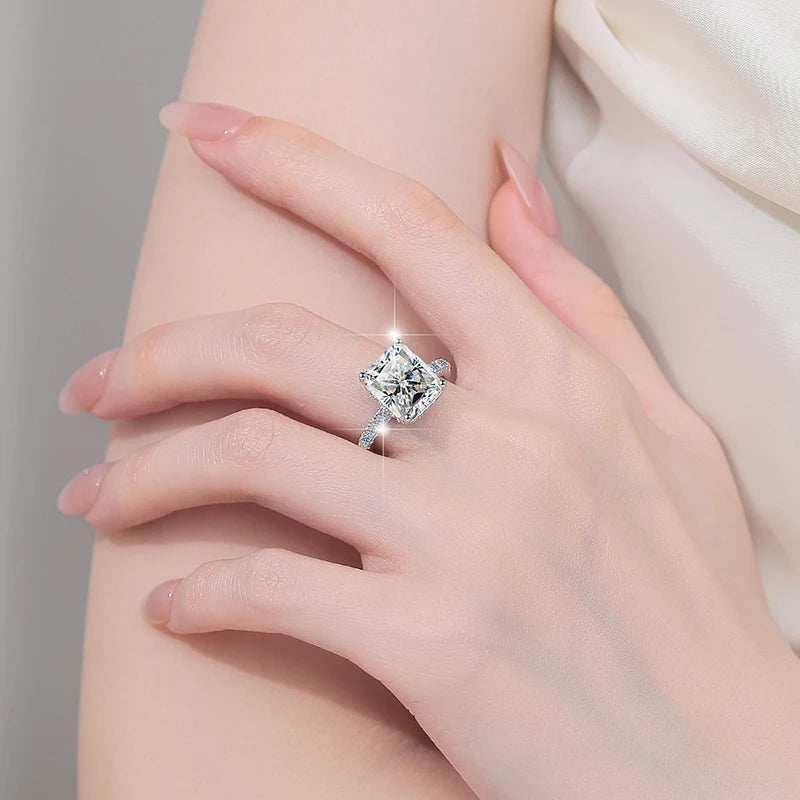 Radiant Ring Moissanite Claw Setting in Sterling Silver for Engagement