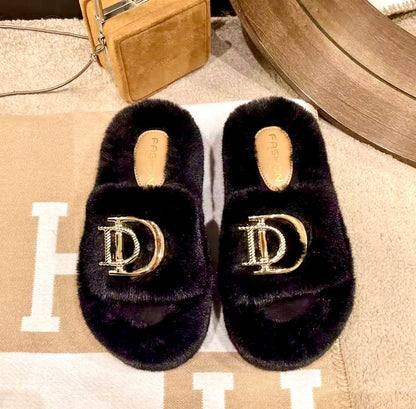 Women's Faux Fur Diamond Metal Buckle Thick-Soled Slippers — Plush Indoor Home Slippers