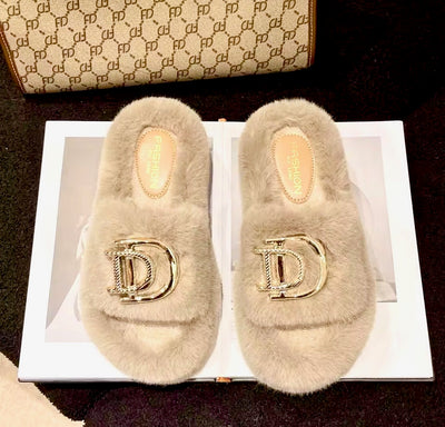 Women's Faux Fur Diamond Metal Buckle Thick-Soled Slippers — Plush Indoor Home Slippers