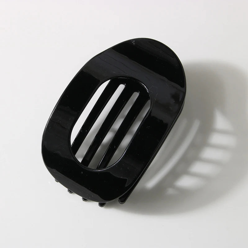 Leopard Claw Clip with Spoon Shape for Secure Hold and Smooth Glide