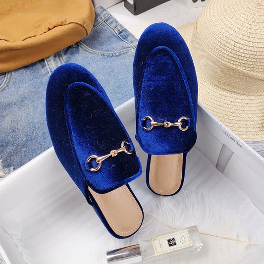 Textured Sandals for Men with Alligator Pattern and Chain Detail for All Day Wear