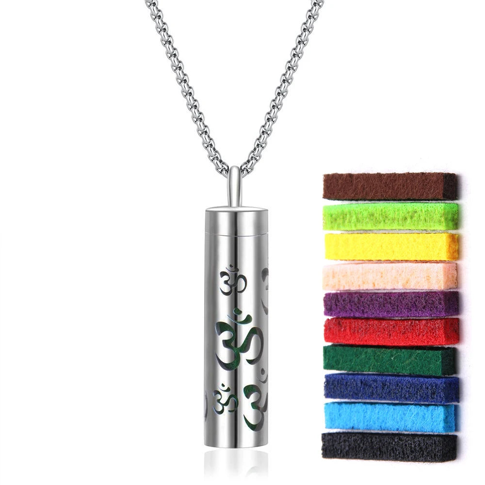Aromatherapy diffuser necklace with geometric locket pendant