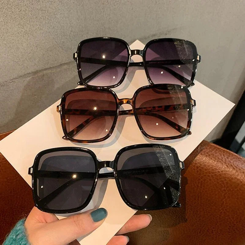 Oversized Sunglasses with Mirrored Gradient UV400 Lenses for Women
