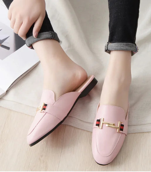 Light pink slip-on mules with a gold metal chain detail for everyday outdoor wear.