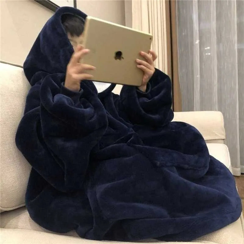 Women's Polyester Hooded Blanket with Kangaroo Pocket and Fleece Texture One Size