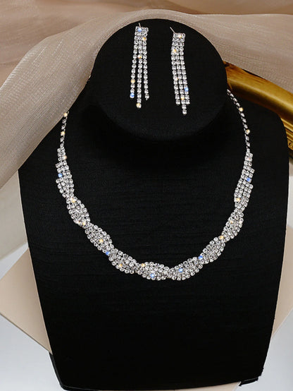 4-piece fashionable women's jewelry set with claw chains, rhinestones, necklaces, earrings, bracelets, gorgeous jewelry accessor