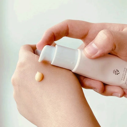 Korean Essence Serum With Brightening And Moisturizing Formula For Dull Skin And Dark Circles
