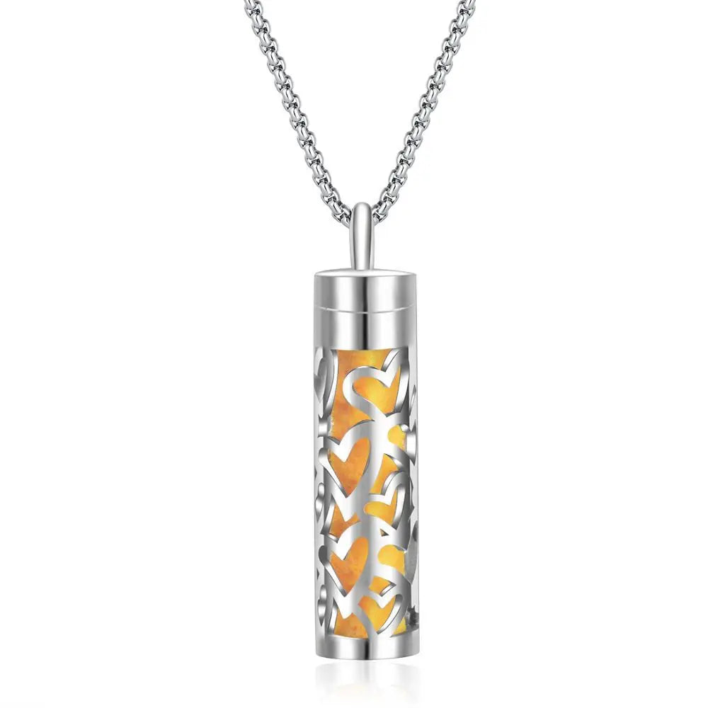 Aromatherapy diffuser necklace with geometric locket pendant