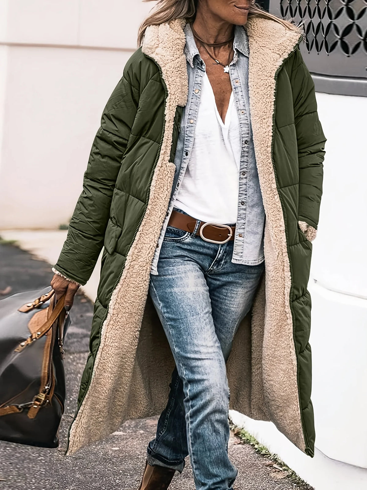 Women’s long hooded coat with zipper closure and pockets