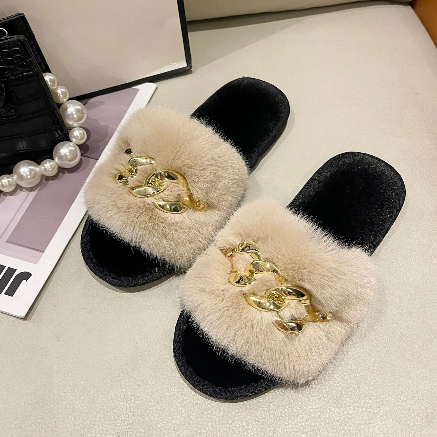 Plush Slippers for Women with Chain Detail and Cushioned Sole