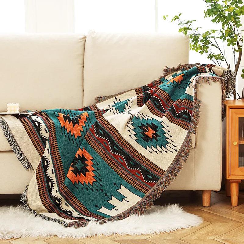 Cotton Polyester Throw Blanket With Geometric Pattern