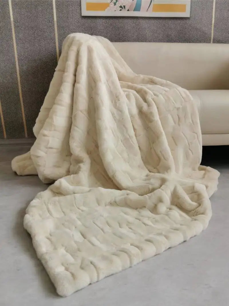 Faux fur throw blanket with double-layer Raschel knit