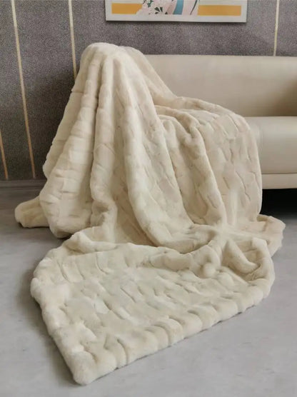 Faux fur throw blanket with double-layer Raschel knit