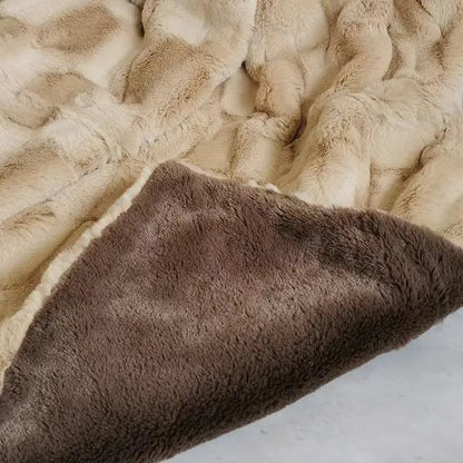Faux fur throw blanket with double-layer Raschel knit