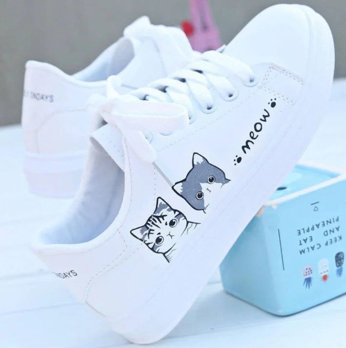 New 2026 Designer Shoes Women Running Spring Autumn Fashion White Breathable Embroidered Flower Lace-Up Casual Sneakers Zapatos De Mujer
