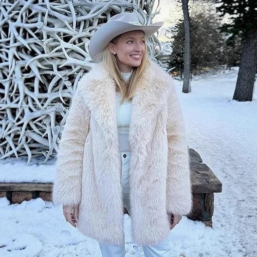 Women's winter coat with a soft faux-fur collar