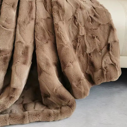 Faux fur throw blanket with double-layer Raschel knit