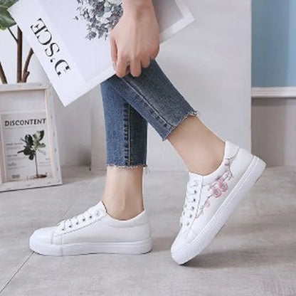 New 2026 Designer Shoes Women Running Spring Autumn Fashion White Breathable Embroidered Flower Lace-Up Casual Sneakers Zapatos De Mujer