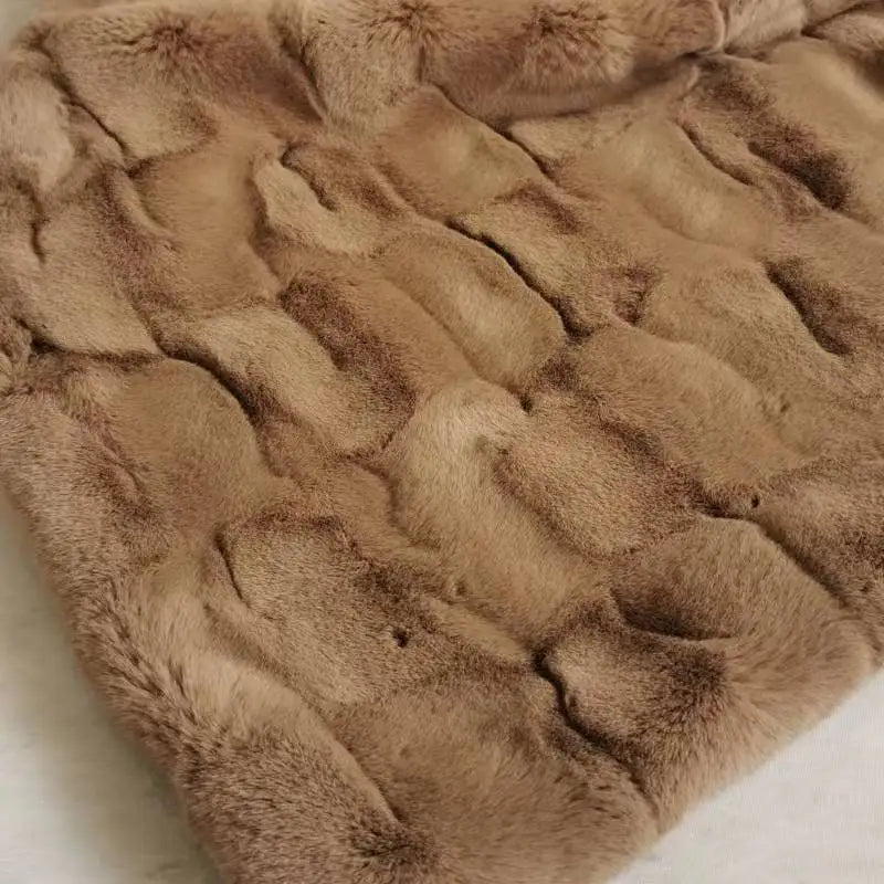 Faux fur throw blanket with double-layer Raschel knit